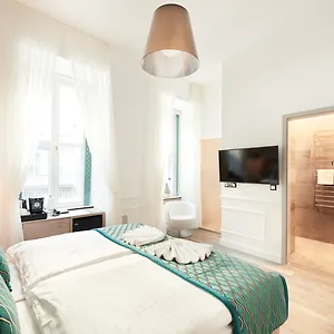 boutique-residence-budapest.inbudapesthotels.com/
